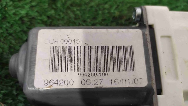 Мотор склопідйомника водійських дверей 7H2214B552BA LAND ROVER