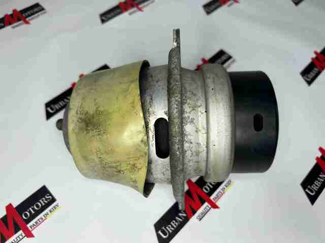 Подушка (опора) двигуна лів./прав. 7L8199131F VAG