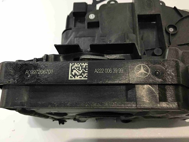 Замок двері правої передньої A0997206701 MERCEDES