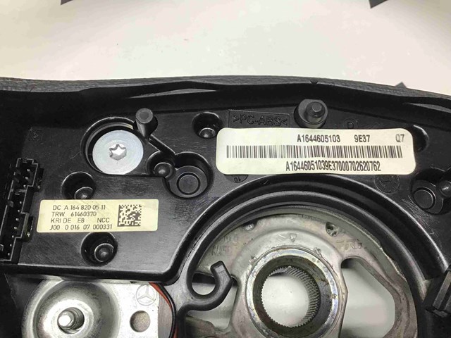 Рульове колесо A16446051039E37 MERCEDES