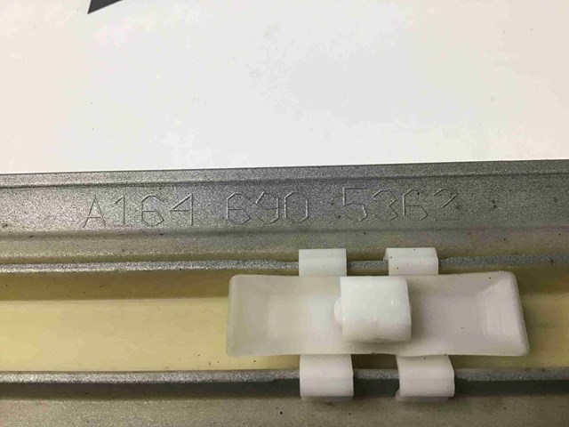 Накладка задніх дверей A16469053629775 MERCEDES