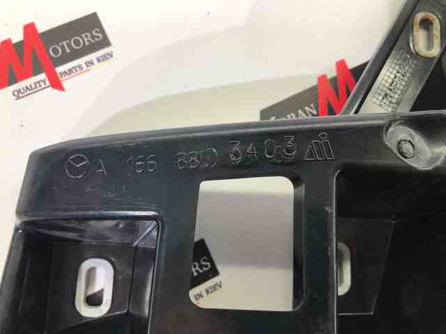 Кронштейн бампера заднього, правий A1668803403 MERCEDES