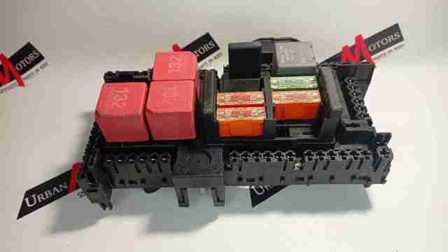 Коробка запобіжників A2059068501 MERCEDES