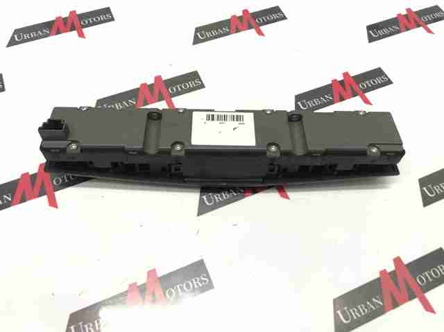 Блок кнопок центральної консолі A2129052401 MERCEDES