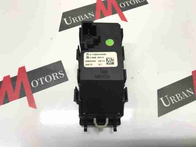Блок кнопок центральної консолі A2129052600 MERCEDES