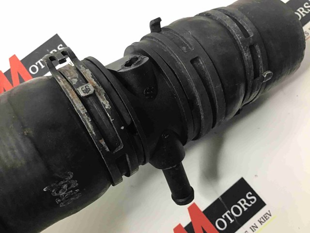 Патрубок системи охолодження BH428260AC LAND ROVER