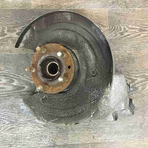 Цапфа поворотна права HK835A970AE LAND ROVER