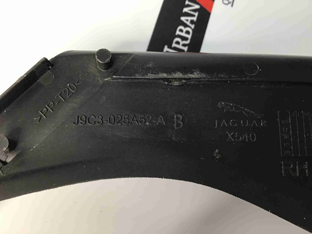 Молдинг лобового скла, правий J9C3713 JAGUAR
