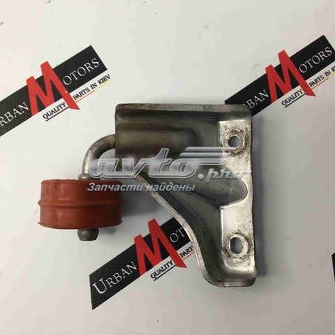 Кронштейн кріплення глушника LR000593 LAND ROVER