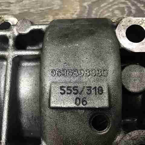 Корпус балансувального механізму LR010718 LAND ROVER