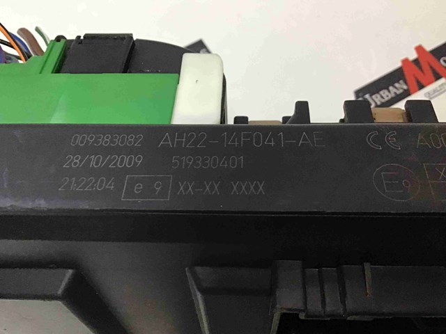 Монтажний блок LR018339 LAND ROVER