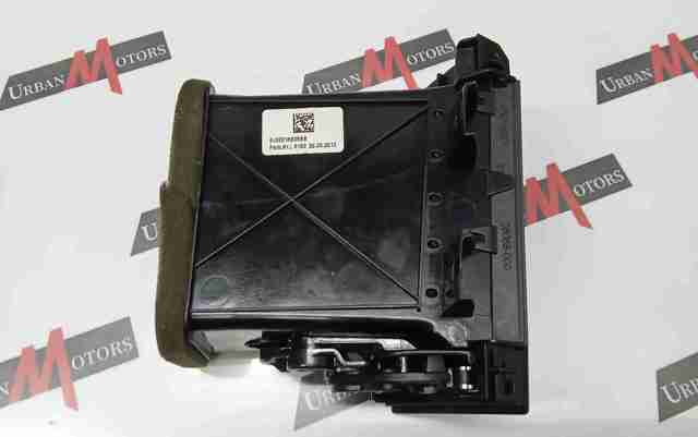 Решітка повітроводу права LR024289 LAND ROVER