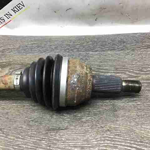 Привід передній лівий LR024758 LAND ROVER