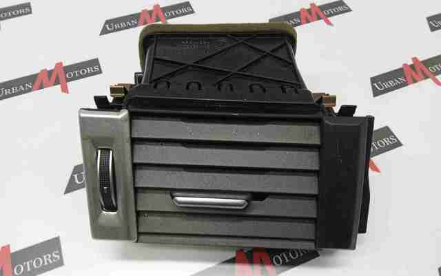 Решітка повітропровода ліва LR025062 LAND ROVER