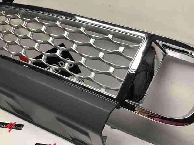 Решітка бампера нижня LR026421 LAND ROVER