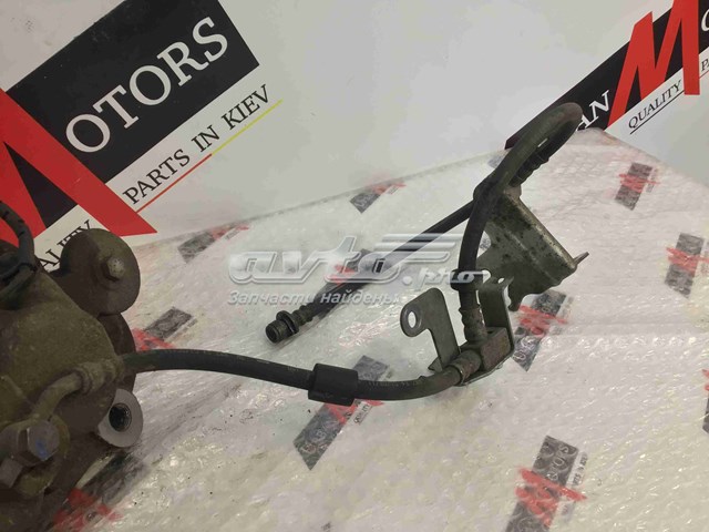 Шланг гальмівний передній, лівий LR033362 LAND ROVER