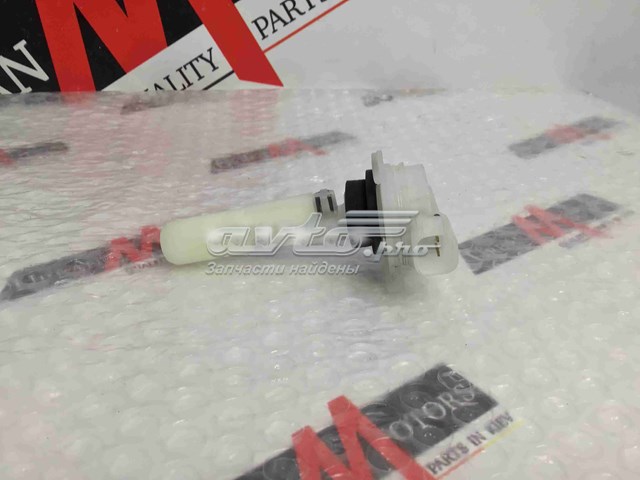 Датчик рівня бачка склоомивача LR037568 LAND ROVER