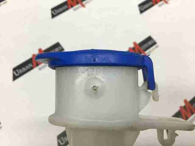 Горловина бачка омивача LR037583 LAND ROVER
