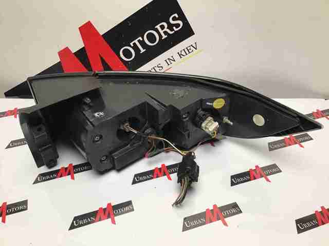 Задня ліва фара LR037711 LAND ROVER
