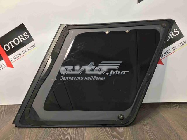 Скло багажника, ліве LR040117 LAND ROVER