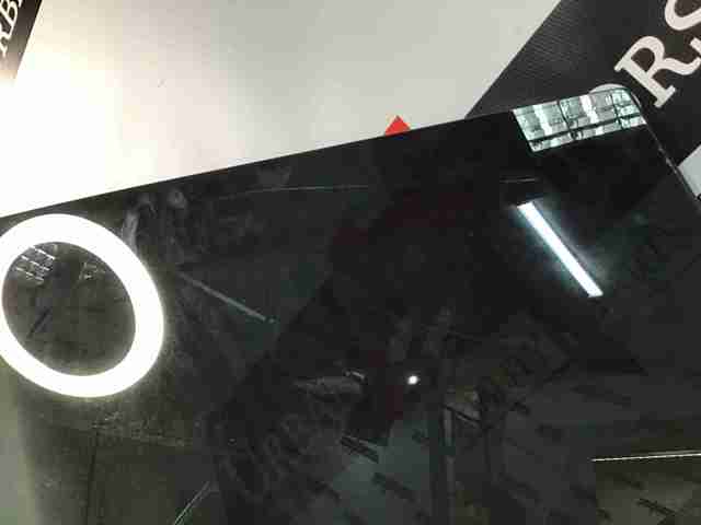 Скло задньої двері лівої LR043954 LAND ROVER
