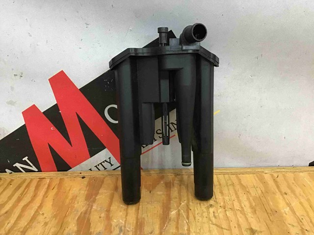 Клапан картерних газів LR054999 LAND ROVER