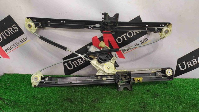 Склопідйомник задніх лівих дверей LR057341 LAND ROVER