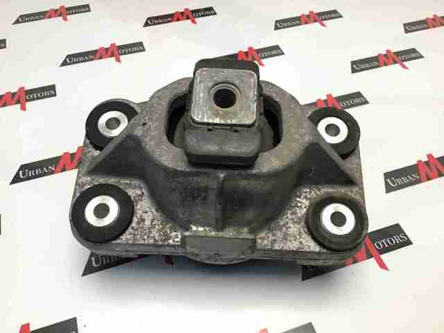 Права опора двигуна LR057814 LAND ROVER