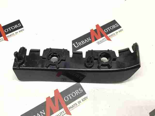 Лівий кронштейн кріплення бампера заднього LR066550 LAND ROVER