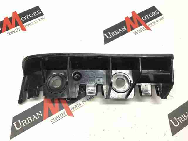 Кронштейн бампера заднього, правий LR066744 LAND ROVER