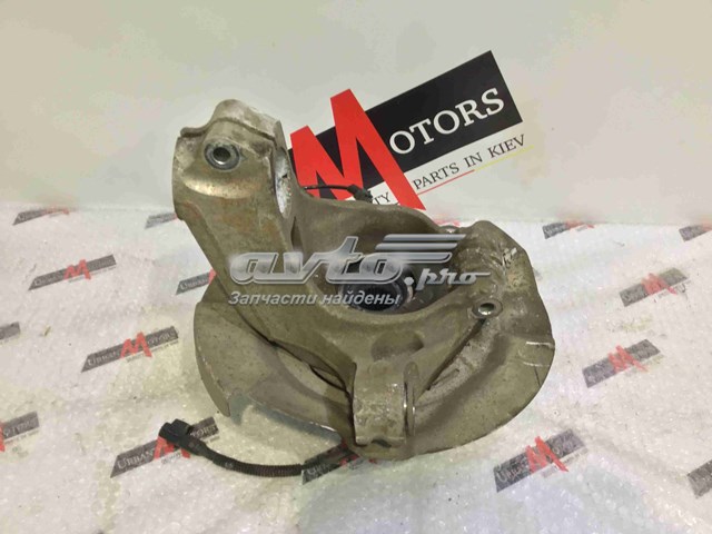 Цапфа поворотного кулака LR072599 LAND ROVER