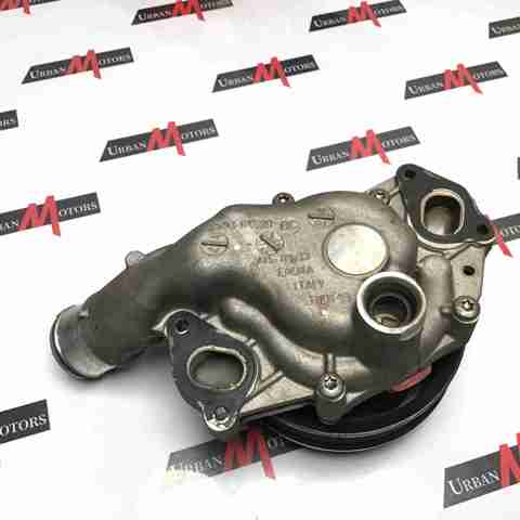 Насос системи охолодження LR073711 LAND ROVER