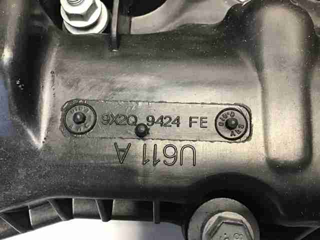 Кришка клапанна, права LR074623 LAND ROVER