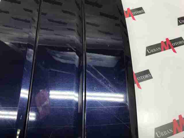 Молдинг передньої правої двері LR074635 LAND ROVER