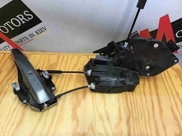 Замок водійських дверей LR078732 LAND ROVER
