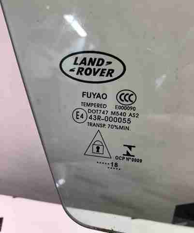 Скло передніх дверей, правою LR080134 LAND ROVER