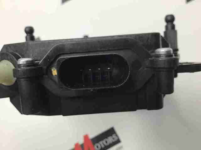 Замок кришки багажника LR090182 LAND ROVER
