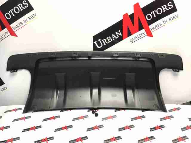 Накладка бампера заднього, центральна LR105079 LAND ROVER