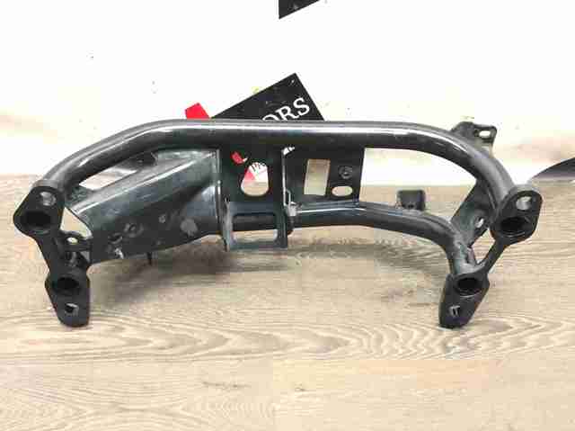 Балка кріплення коробки передач LR105302 LAND ROVER