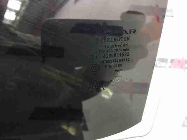 Скло задньої двері лівої T4N3106 JAGUAR