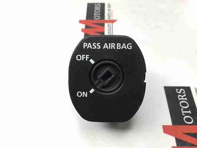 Кнопка відключення подушок безпеки AIRBAG YWL500050PVJ LAND ROVER