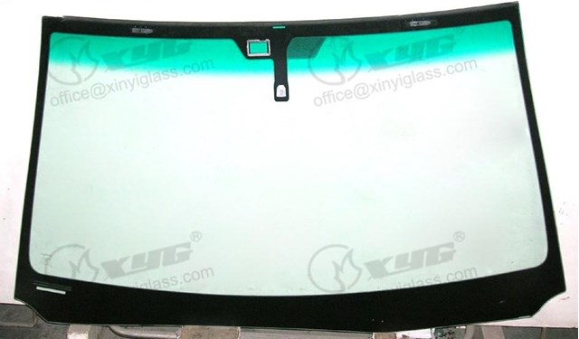 Переднє скло Лексус GS