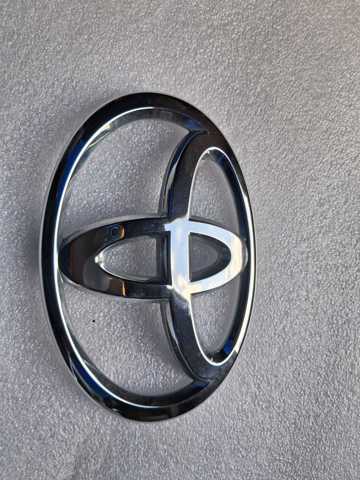 Фірмовий значок на кришку багажника 7543102080 TOYOTA