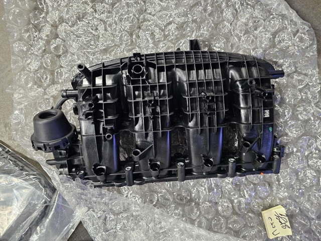 Колектор впускний 06L133201ES VAG