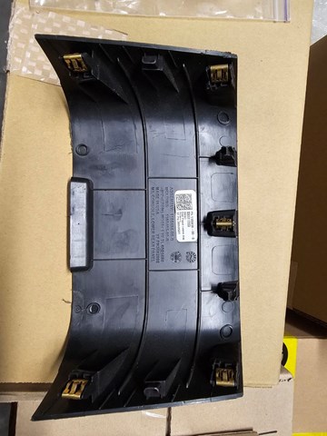Консоль центральна панелі управління 110849400B Tesla Model