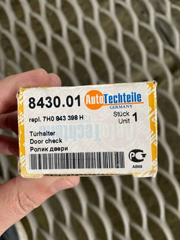Ролик двері бічної/зсувної, правий нижній 843001 AUTOTECHTEILE