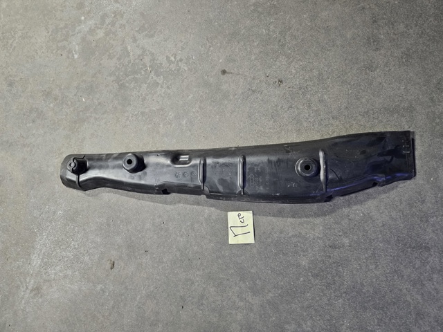 Ущільнювач арки крила 8W6821111 VAG
