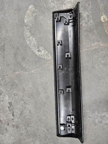 Молдинг задніх правих дверей KB7W51RC0D MAZDA