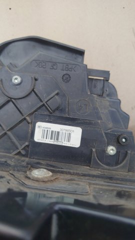 Замок водійських дверей 30799308 VOLVO
