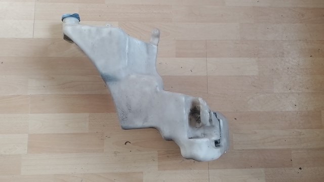 Бачок склоомивача 4D0955451D VAG